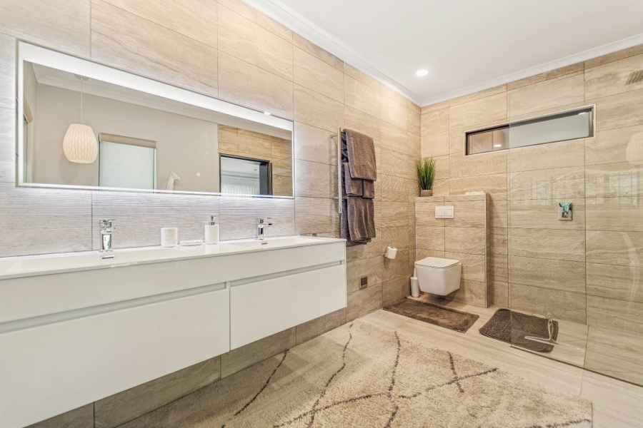 4 Bedroom Property for Sale in Tamboerskloof Western Cape